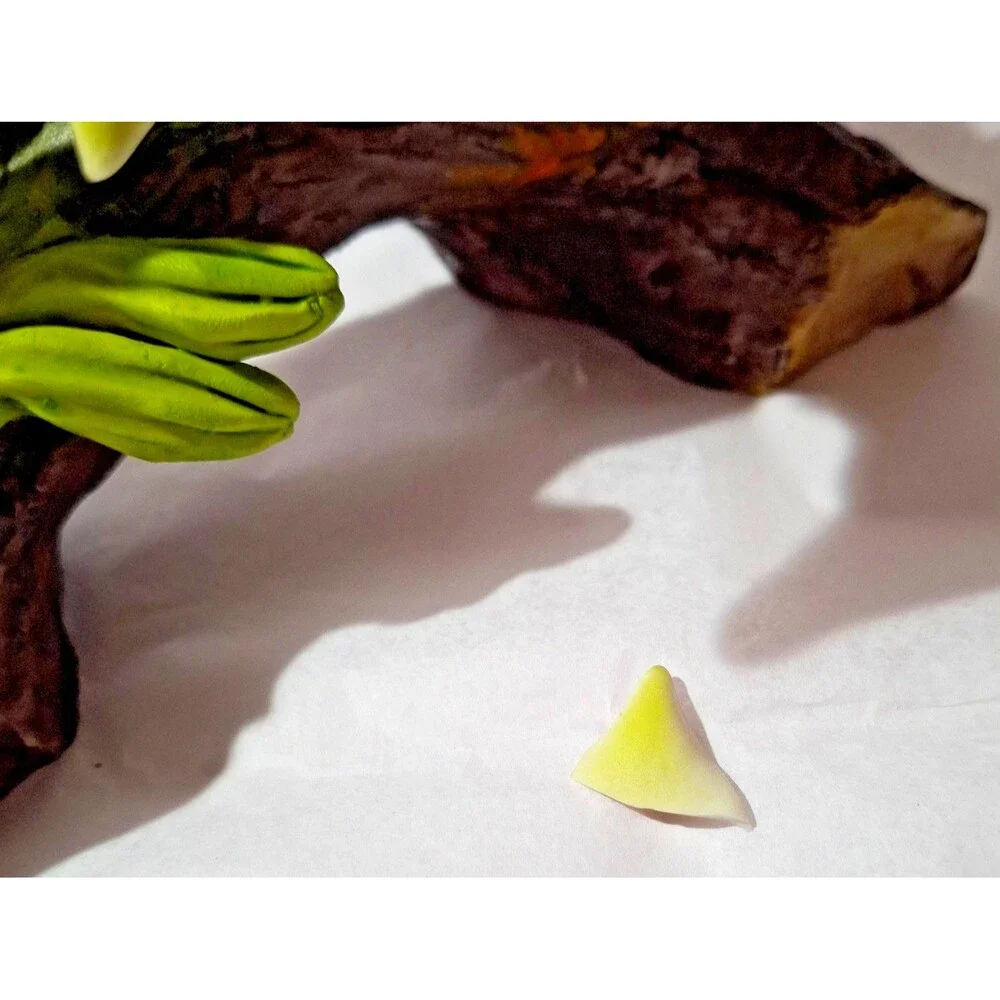 VTG Rare Tiger Lily Branch Cream Yellow Green Italy Porcelain Has Damage